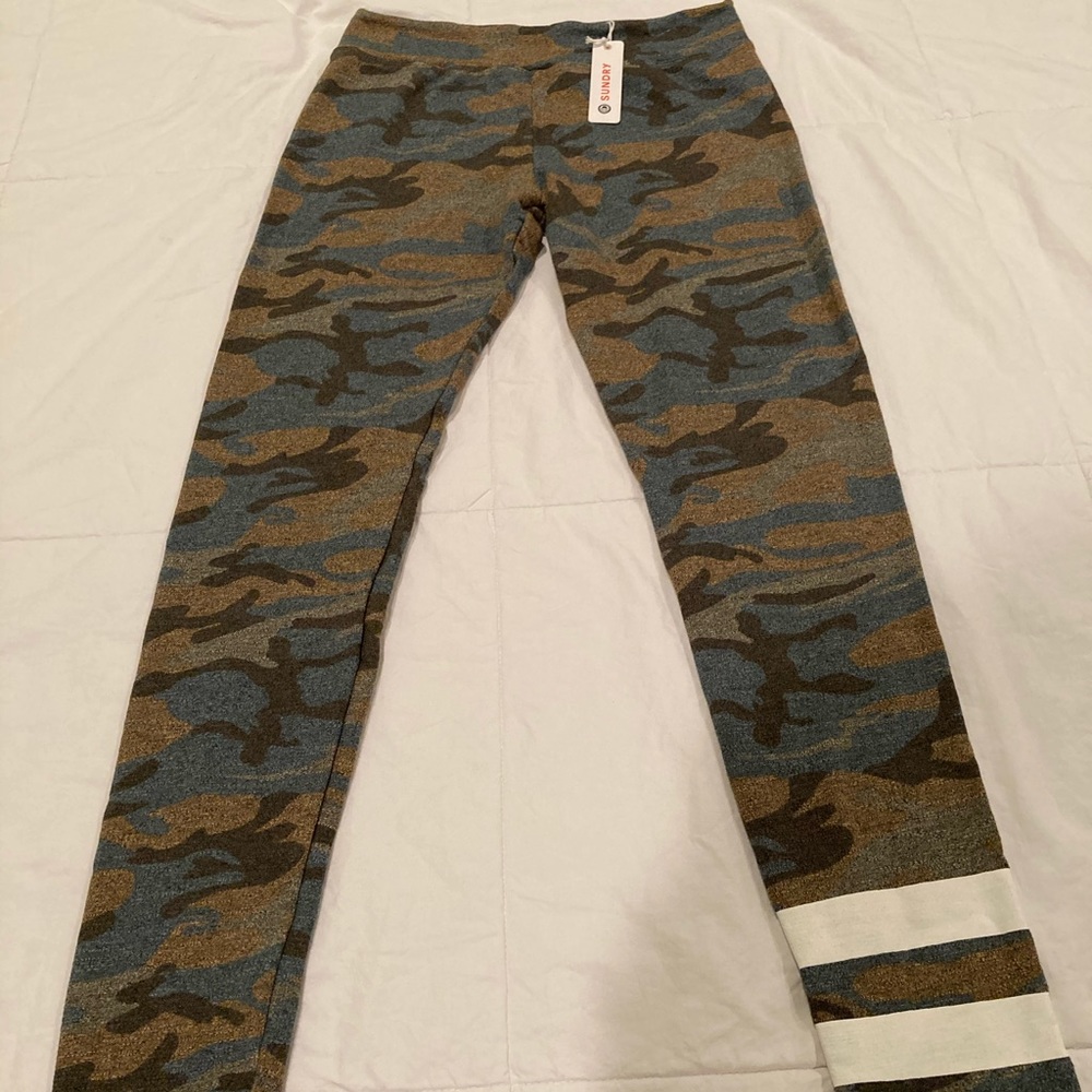 Sundry leggings